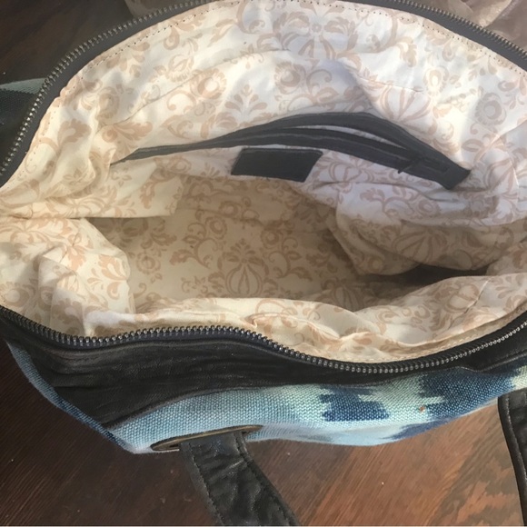 Bryan Nicole, Aztec handbag. - Picture 4 of 4